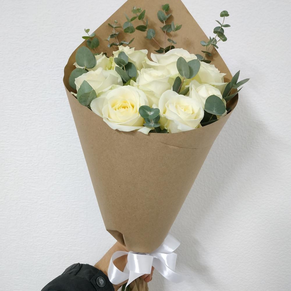 Букет из 9 белых роз "Avalanche"