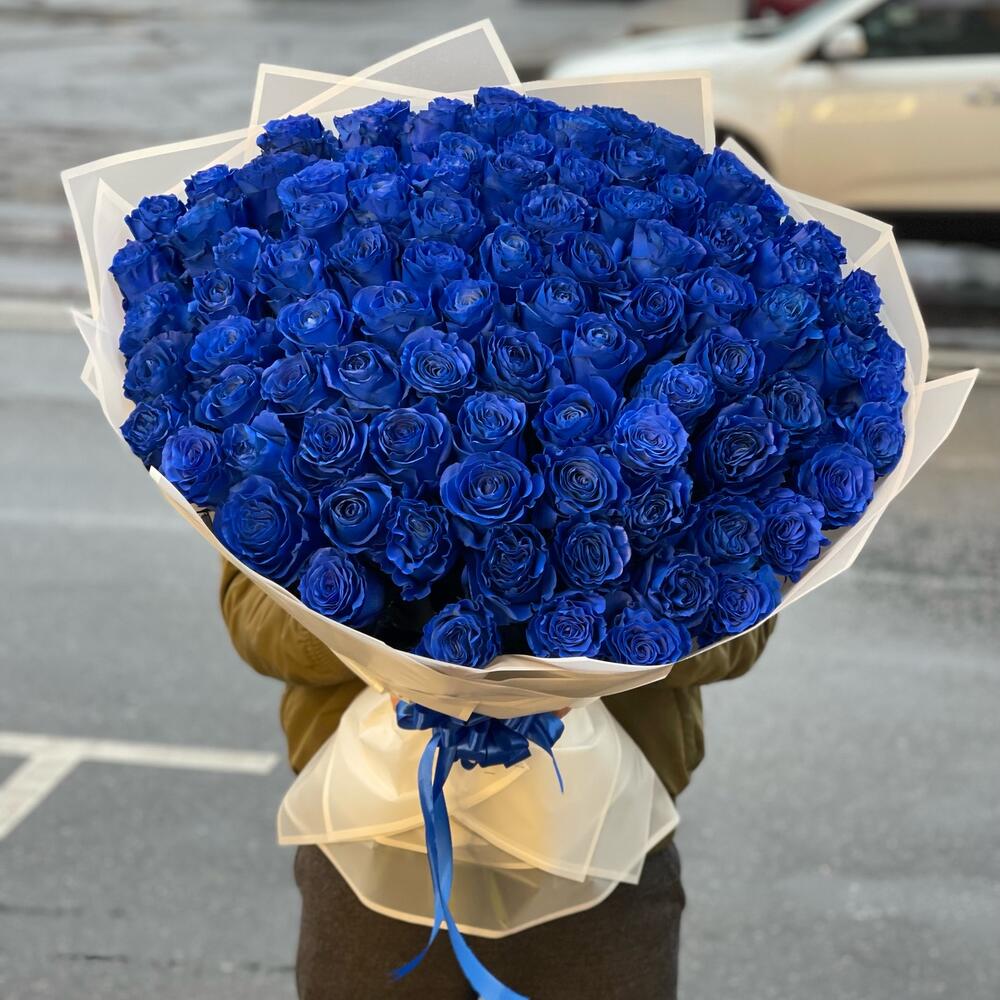 101 синяя роза в оформлении