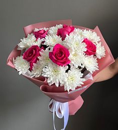Букет "Пандора" из роз и хризантем