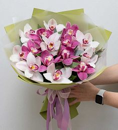Букет "Мияно" их орхидей и эвкалипта