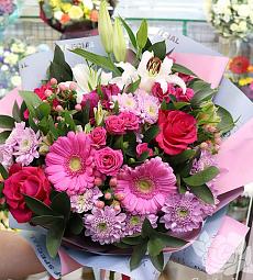 Букет "Флимена" с лилией, герберой, розами и хризантемой