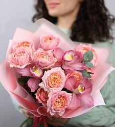 Букет "Милашка" из роз и орхидей