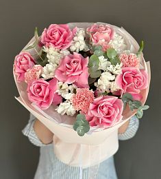 Композиция "Присли" из роз, хризантем и гвоздик