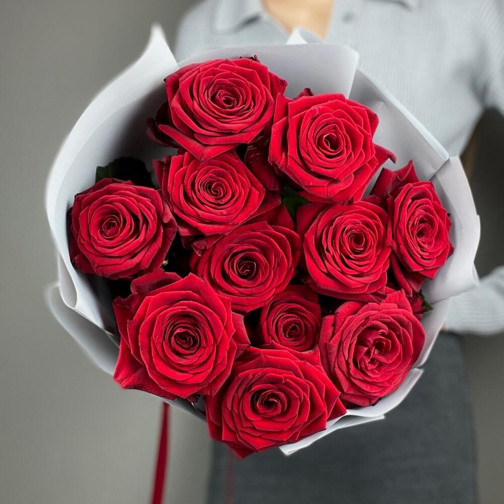 11 красных голландских роз
