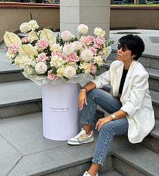 Букет "Кальяри" из роз, георгинов и антуриума